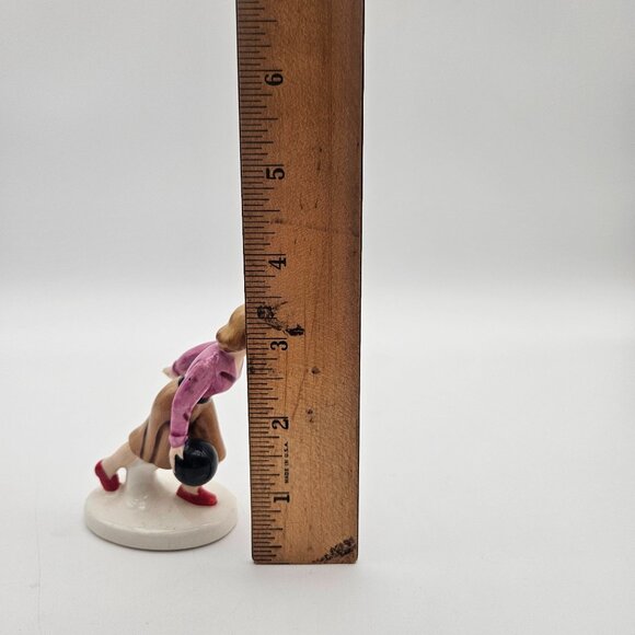 Vintage 1950s Woman Bowling Small 3.5" Figurine - Picture 6 of 6